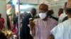 Ministan yada labarai Alhaji Lai Mohmed a lokacin da yake zagaya kasuwar (Facebook/ Min. of information)