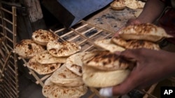 Warga di Timur-Tengah dan Afrika utara ikut merasakan dampak perang di Ukraina dengan melonjaknya harga gandum dan roti (foto: ilustrasi). 