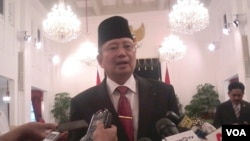 Laksamana Dua Willem Rampangilei, kepala Badan Nasional Penanggulangan Bencana (BNPB) yang baru, usai dilantik di Istana Negara (7/9). (VOA/Andylala Waluyo)