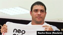 L'ancien international brésilien Ronaldo à Sao Paulo, Brésil, 14 février 2011.