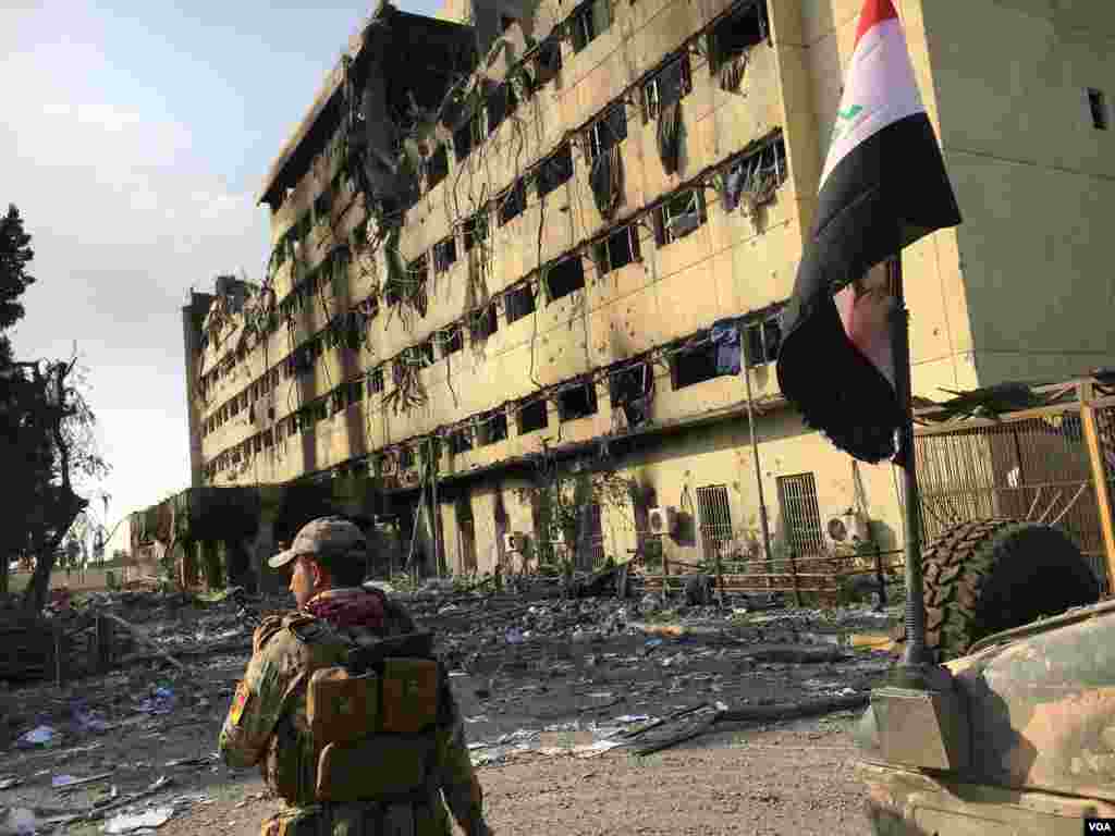 Yadda aka ragargaza wani bangare na asibitin Salam, dake Al Wahda, Mosul kasar Iraqi, Janairu 13, 2017 &nbsp;