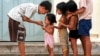 Negara-negara Eropa Selidiki Praktik Adopsi Internasional 