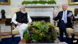 Presiden Joe Biden saat bertemu dengan Perdana Menteri India Narendra Modi tahun lalu di Gedung Putih, Washington DC, 24 September 2021. (Foto: Evan Vucci/AP Photo) 