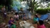 ရခိုင်ပြည်နယ်အတွင်း ဖြစ်ပွားနေသော စစ်ပွဲများကြောင့်ထွက်ပြေးတိမ်းရှောင်ခဲ့ကြရသော စစ်ဘေးရှောင်ဒုက္ခသည်များကို ရခိုင်ပြည်နယ် စစ်ရှောင်စခန်းတခုမှာတွေ့ရ။ (သြဂုတ် ၂၈၊ ၂၀၁၉)