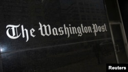 Tampak depan markas surat kabar The Washington Post di Washington, DC.
