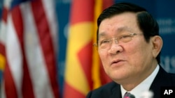 Vietnam's President Truong Tan Sang answers question from members the audience at the Center for Strategic and International Studies (CSIS) in Washington, July 25, 2013. 
