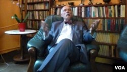 Janusz Korwin-Mikke, anggota parlemen Eropa asal Polandia. (VOA/L. Ramirez)