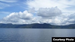 Awan menggantung di Danau Toba, Sumatera Utara. (Foto: Dok)