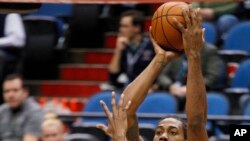 Kawhi Leonard des Spurs de San Antonio lors du match contre Minnesota, 8 mars 2016