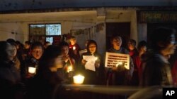 16일 인도 담살라시에서 분신자살한 티베트인들을 기리는 촛불시위. (자료사진)