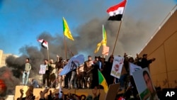 Des protestataires en colère contre les Américains, Baghdad, Irak, le 31 décembre 2019.