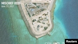 Mischief Reef di Kepulauan Spratly, pulau reklamasi China di Laut China Selatan yang dipersengketakan (foto: dok). 