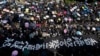 Hong Kong Protesters Set up Roadblocks, Clash with Police