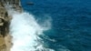 Dos barcos de Bolivia varados