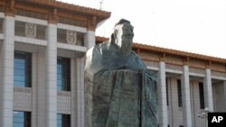 孔子雕像