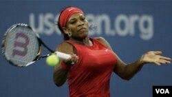 Serena Williams pasó de las posición número 10 al 17 en una semana. Las lesiones en la rodilla y una operación de pulmón han afectado el rendimiento de la estadounidense.
