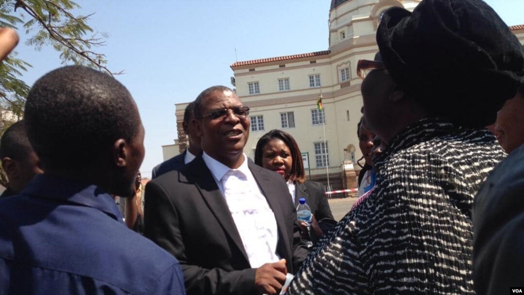 USikhwicamfundo Welshman Ncube ukhuluma lentathelizindaba ...