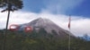 Kebakaran Hutan Iringi Letusan Merapi
