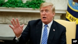 El presidente Donald Trump habla durante una reunión con el primer ministro holandés Mark Rutte en la Oficina Oval de la Casa Blanca, el 2 de julio de 2018, en Washington.