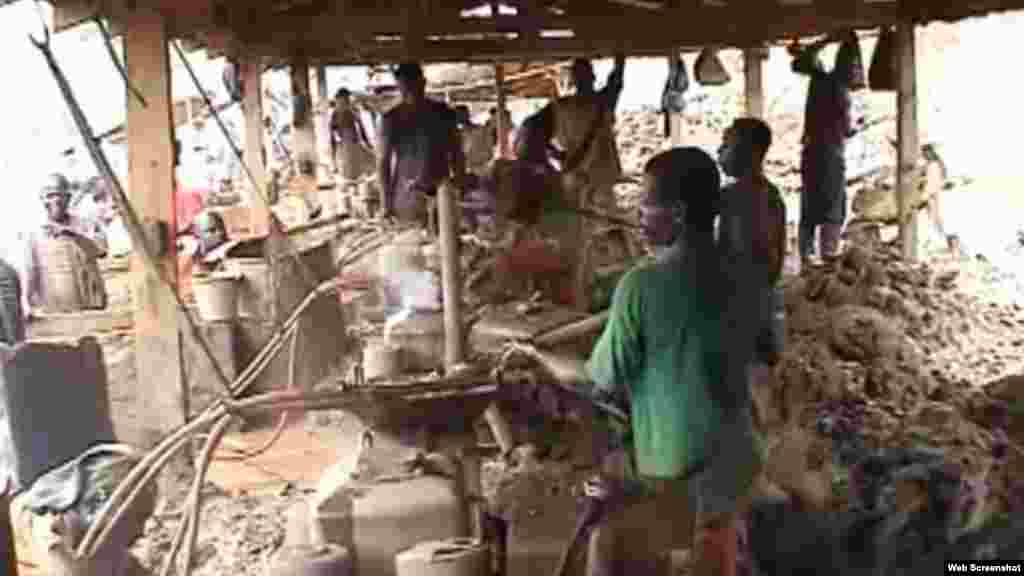 Une mine d'or au Ghana.