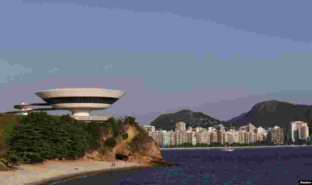 A view of the Contemporary Art Museum (MAC) designed by architect Oscar Niemeyer in Niteroi city near Rio de Janeiro, December 6, 2012.