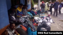 Aunque autoridades colombianas han coordinado estrategias para lograr el regreso de venezolanos a su país por vía terrestre, algunos llegan caminando hasta la frontera. [Foto: ONG Red humanitaria]