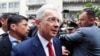 El expresidente y legislador de Colombia, Álvaro Uribe, llega a una audiencia privada en la Corte Suprema de Justicia, en Bogotá. Actualmente tiene casa por cárcel.